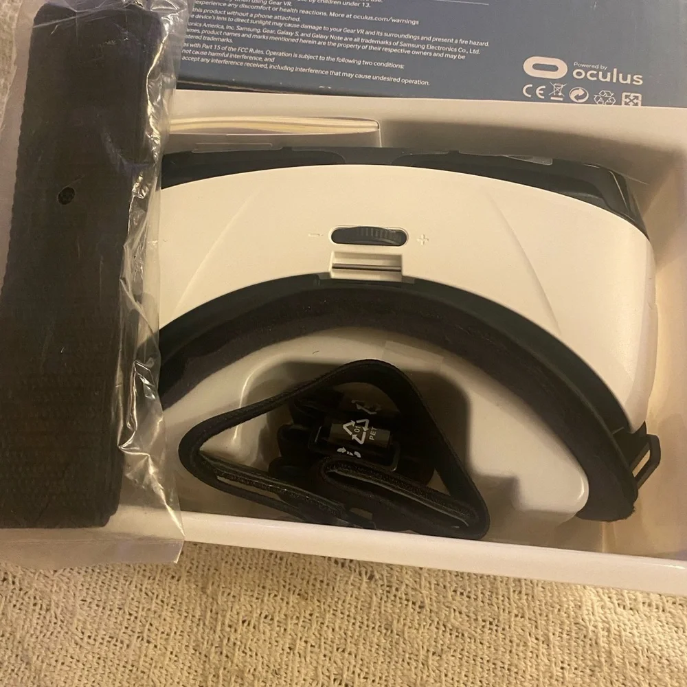 BNWT Samsung VR